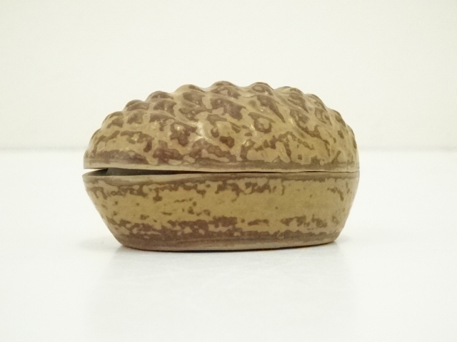 道具 ] - 道具 高取焼 亀井味楽造 松毬香合（共箱） | ネットショップ